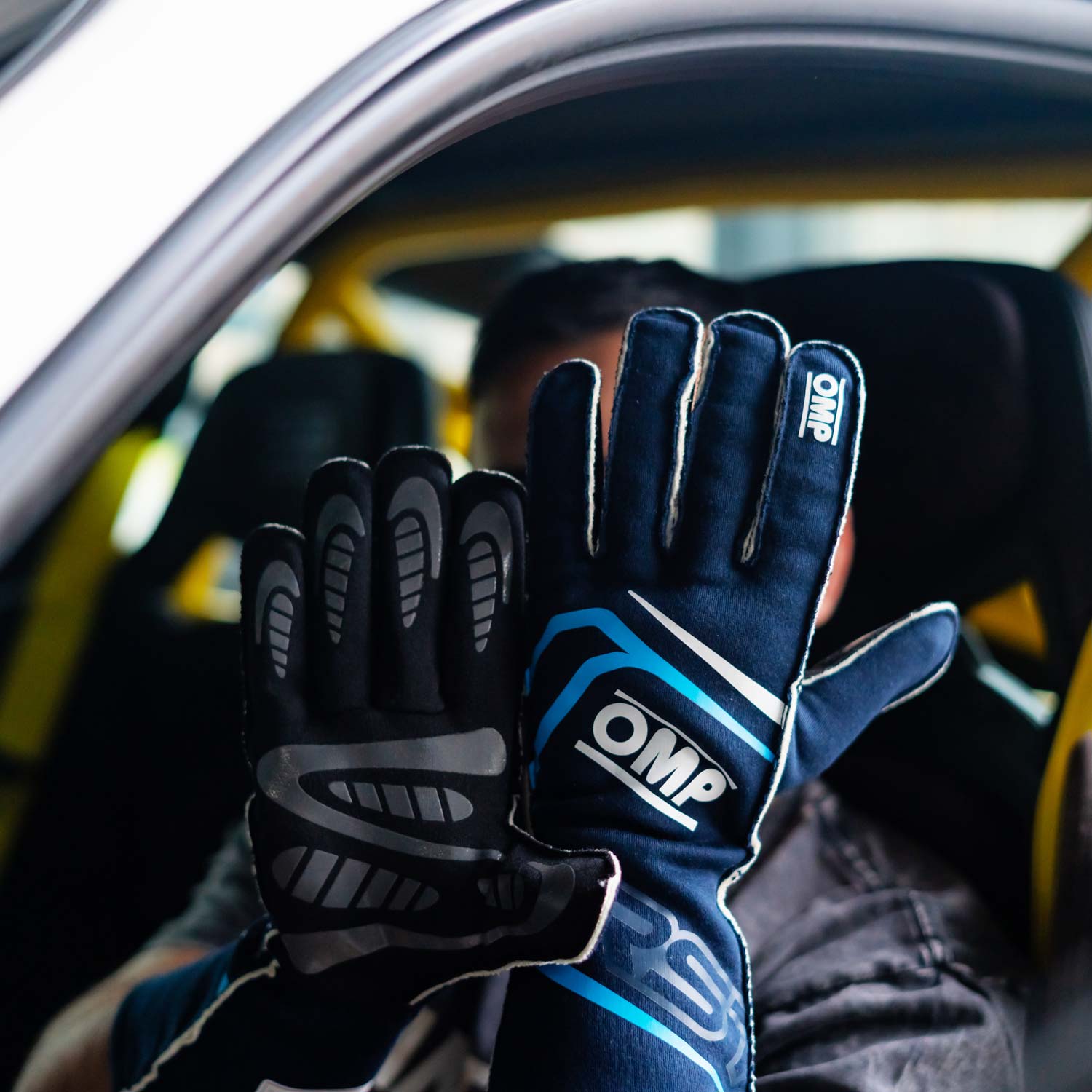 OMP FIRST GLOVES FIA 8856-2018
